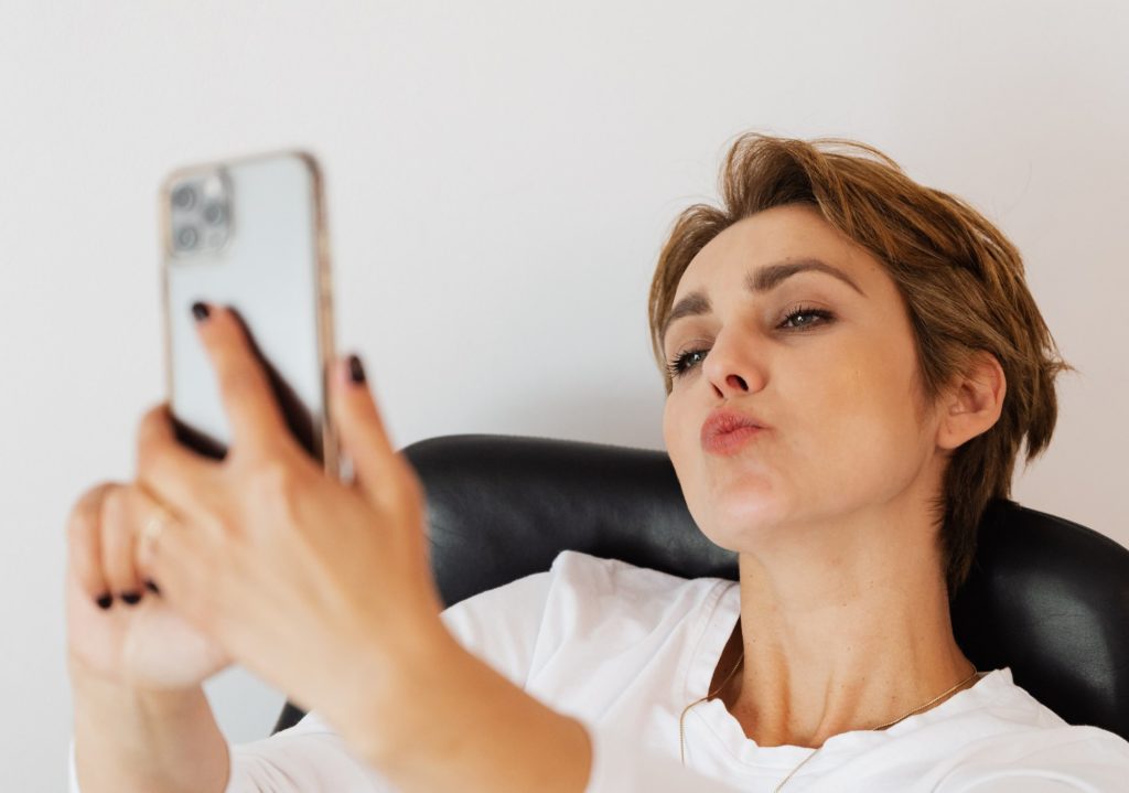lady taking a selfie
